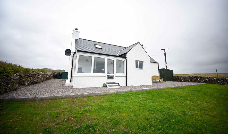 Tigh Beag Na Mara Self Catering Accommodation near Dunvegan on the Isle of Skye with Sea Views and Private Parking